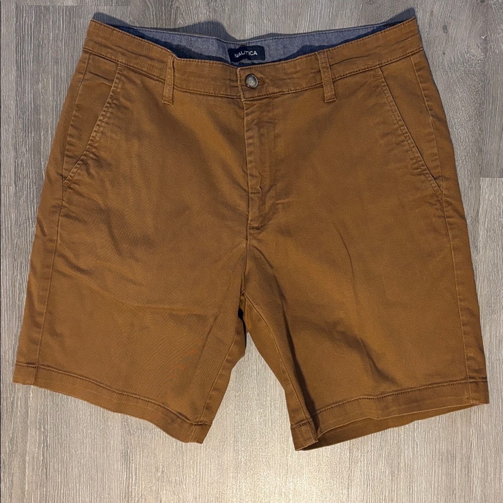 Men’s Nautica The Deck Short, classic fit, stretch, size 32 (one of 5 pairs)